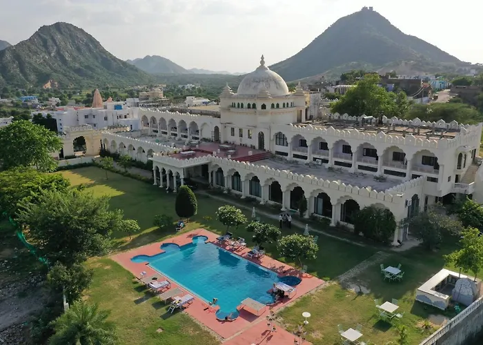 Gulaab Niwaas Palace
